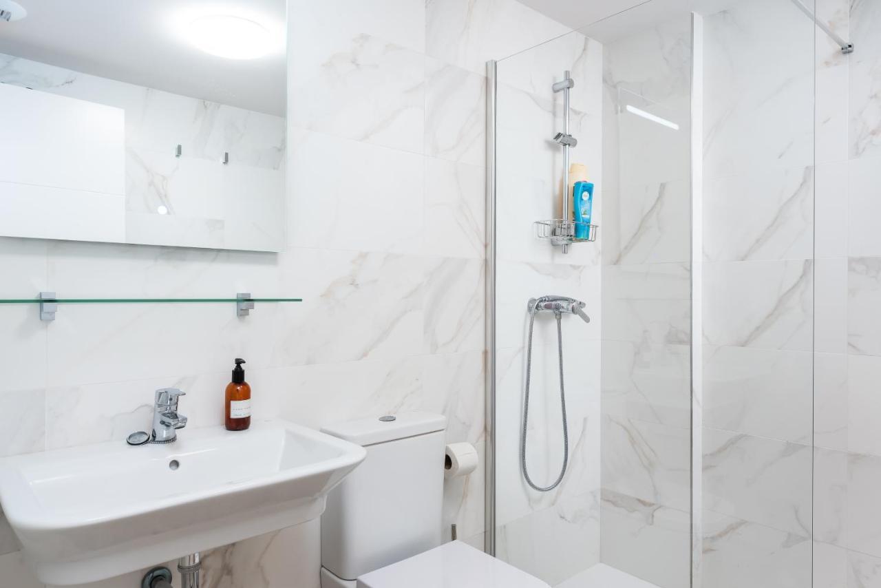 Explorer'S Beach Apartment กรานาดิลญา เด อาโบนา ภายนอก รูปภาพ