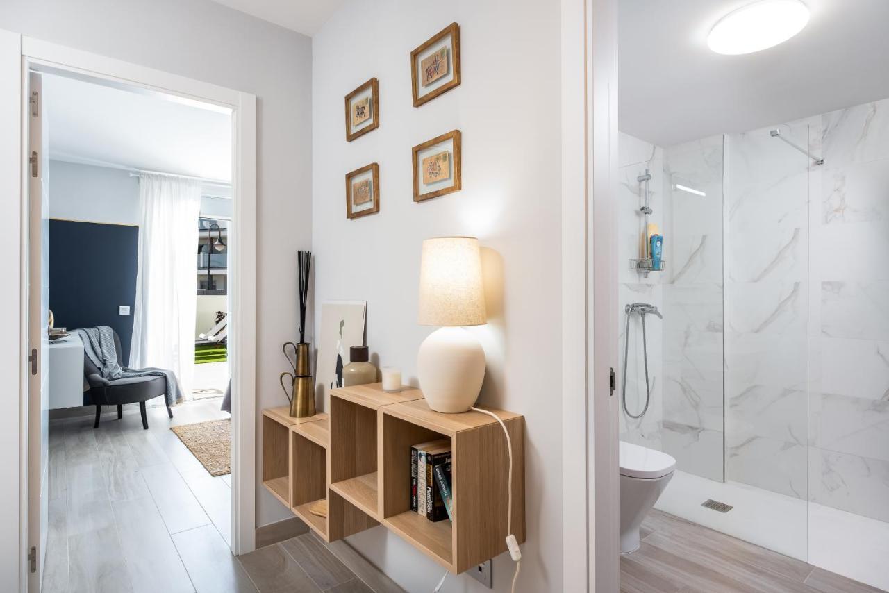 Explorer'S Beach Apartment กรานาดิลญา เด อาโบนา ภายนอก รูปภาพ